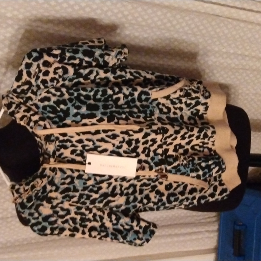 Leopard Print Sweatshirt Tee